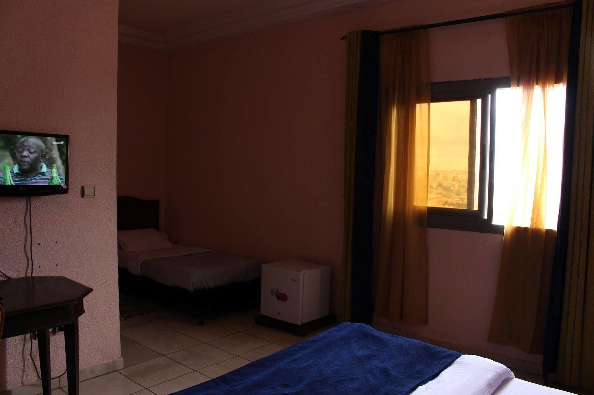 Prestige Hotel Yaoundé Extérieur photo