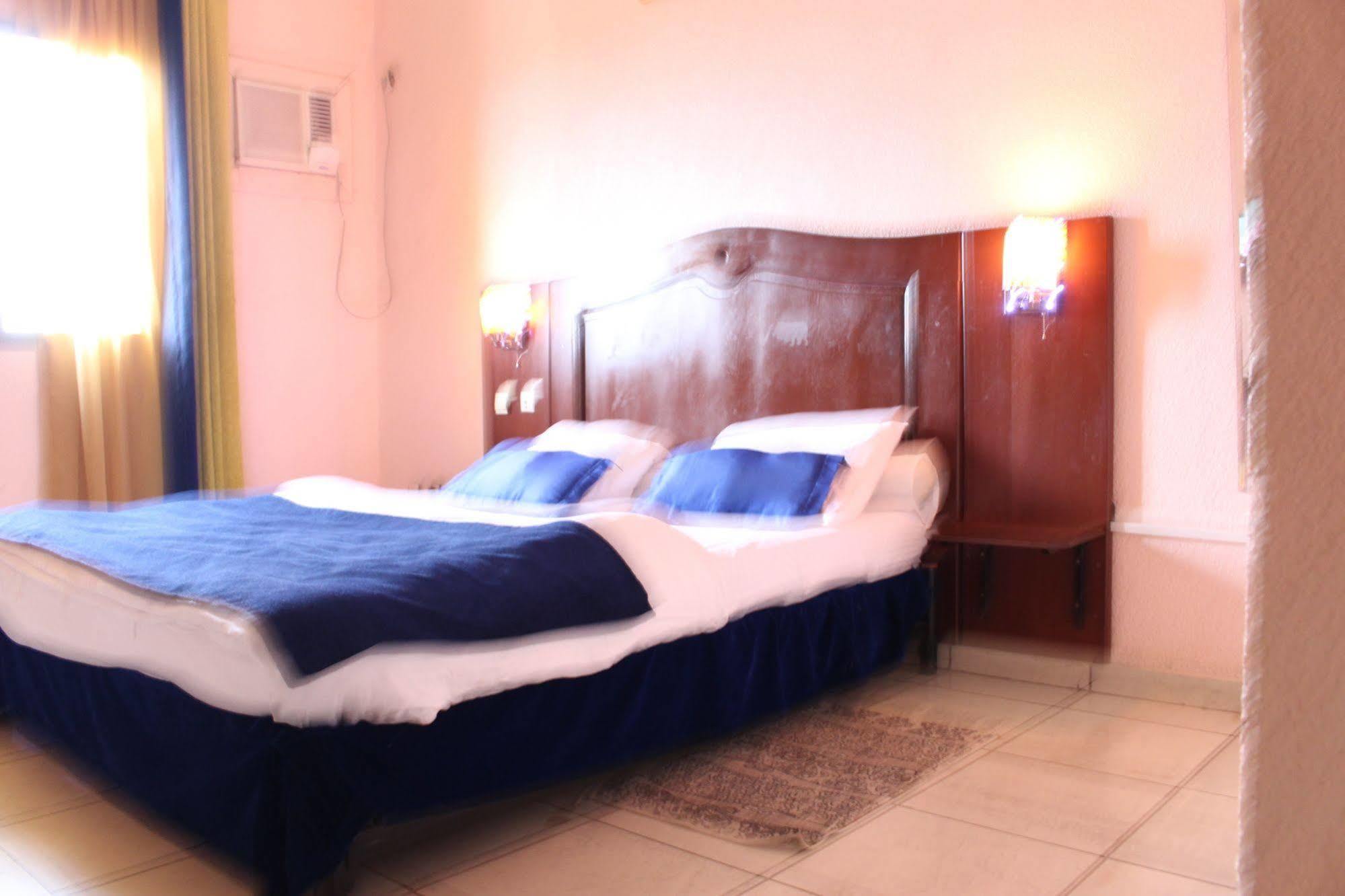Prestige Hotel Yaoundé Extérieur photo
