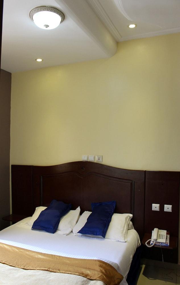 Prestige Hotel Yaoundé Extérieur photo